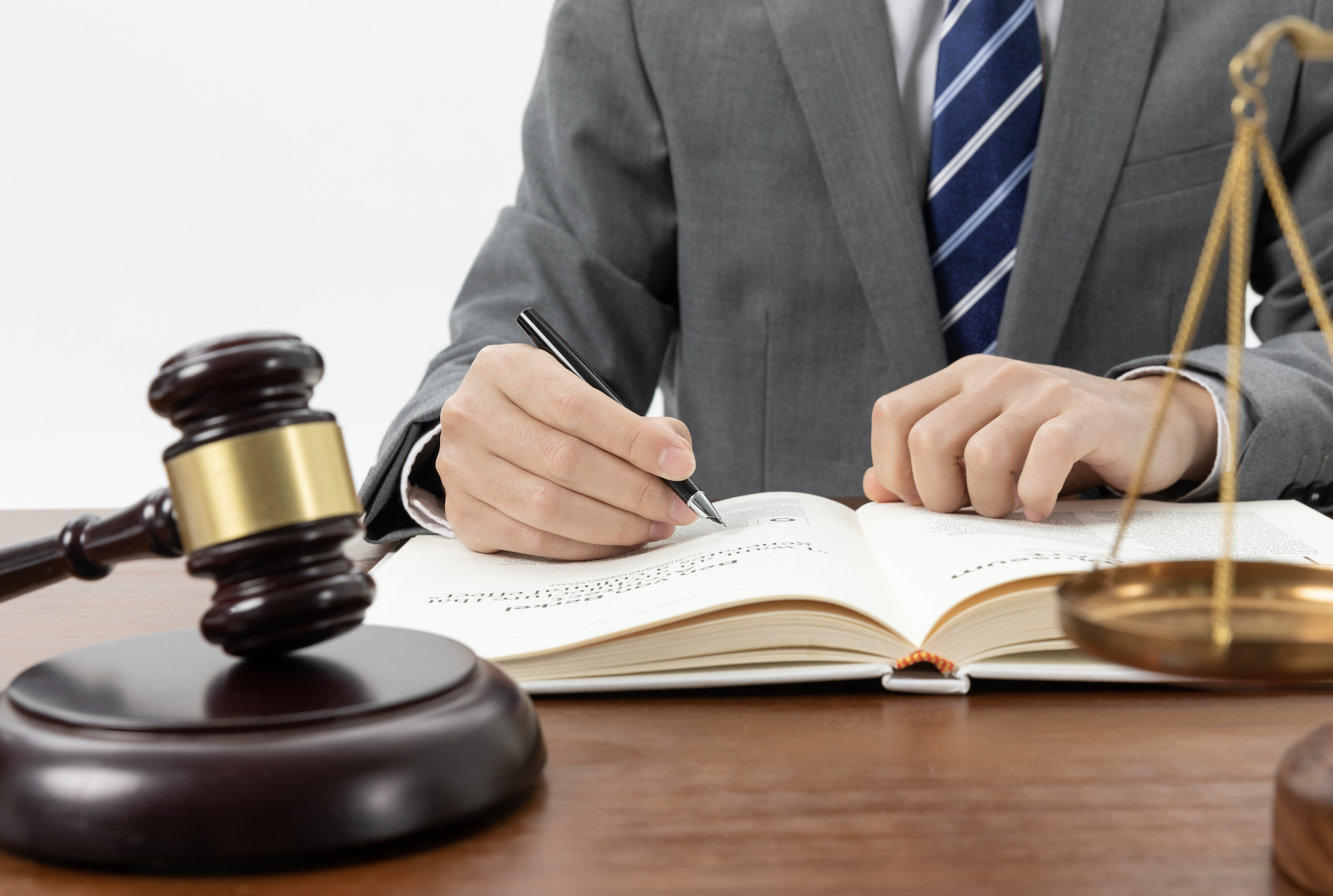 7 Mistakes to Avoid When Hiring a Personal Injury Attorney